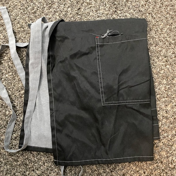 Wendy’s uniform pack, apron and two shirts: - Picture 5 of 6